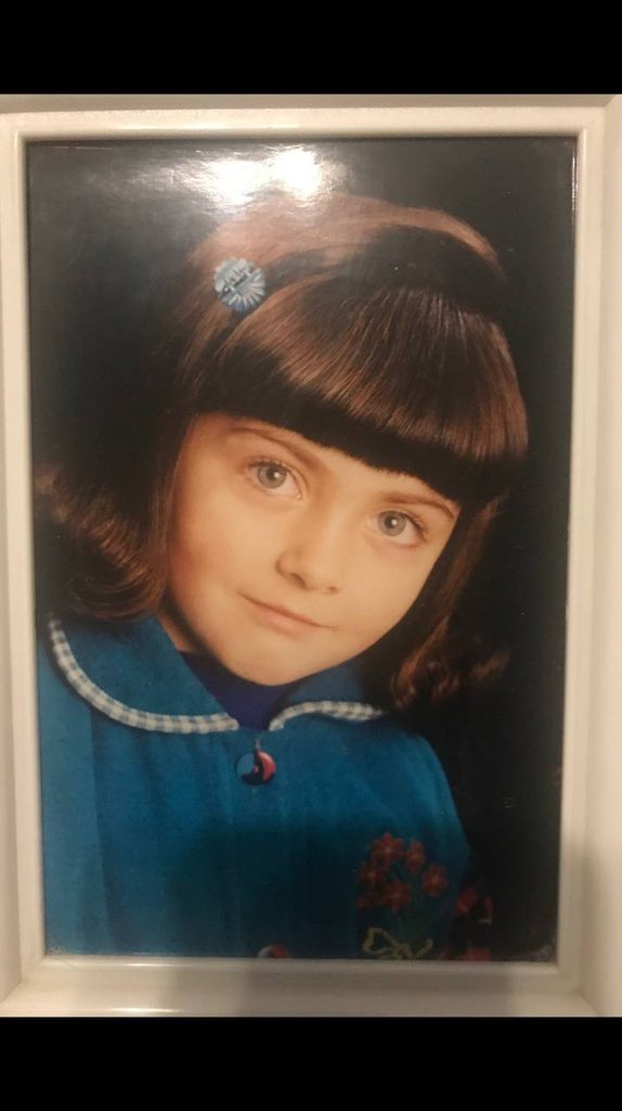 salliabrand's tweet photo. (2/38) My story begins in the small town of Konstantinovka in the Donetsk region. I was born and grew up there🕊

It's still Ukraine now,but this town is in a part of the country where the residents don't know our language at all and watch Russian TV...

#supportukrainianartists https://t.co/cGsTXQE9Ve