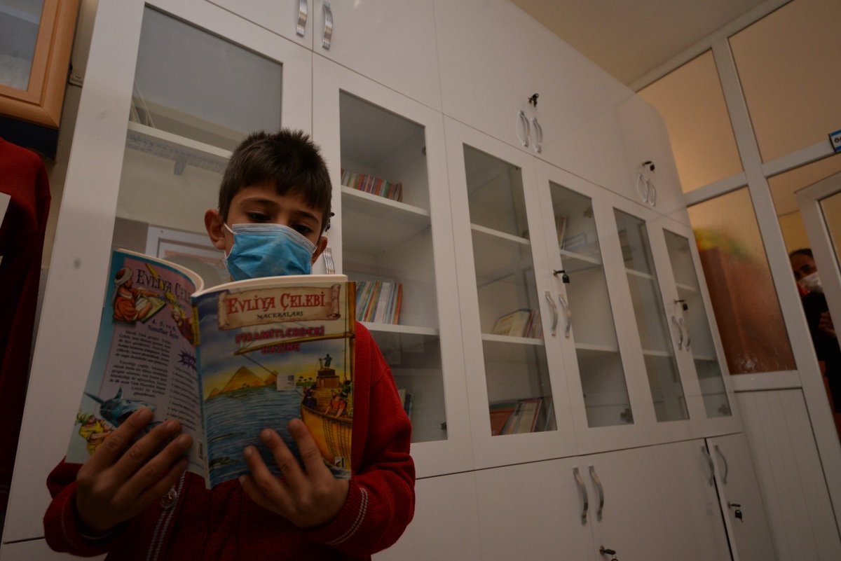 Çocuklarımızın problem çözme, analitik ve eleştirel düşünme becerilerinin sağlanmasında önemli kaynaktır kitaplar. Bu nedenle okuyoruz. #osmaniyeokuyor