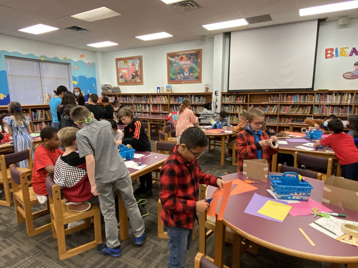 Thank you @Perot_Learning for bringing your Tech Truck team to our school today. Our students had a “blast” making paper rockers and their faces “lit up” making circuits! @KellerLibraries #celebratekisd
