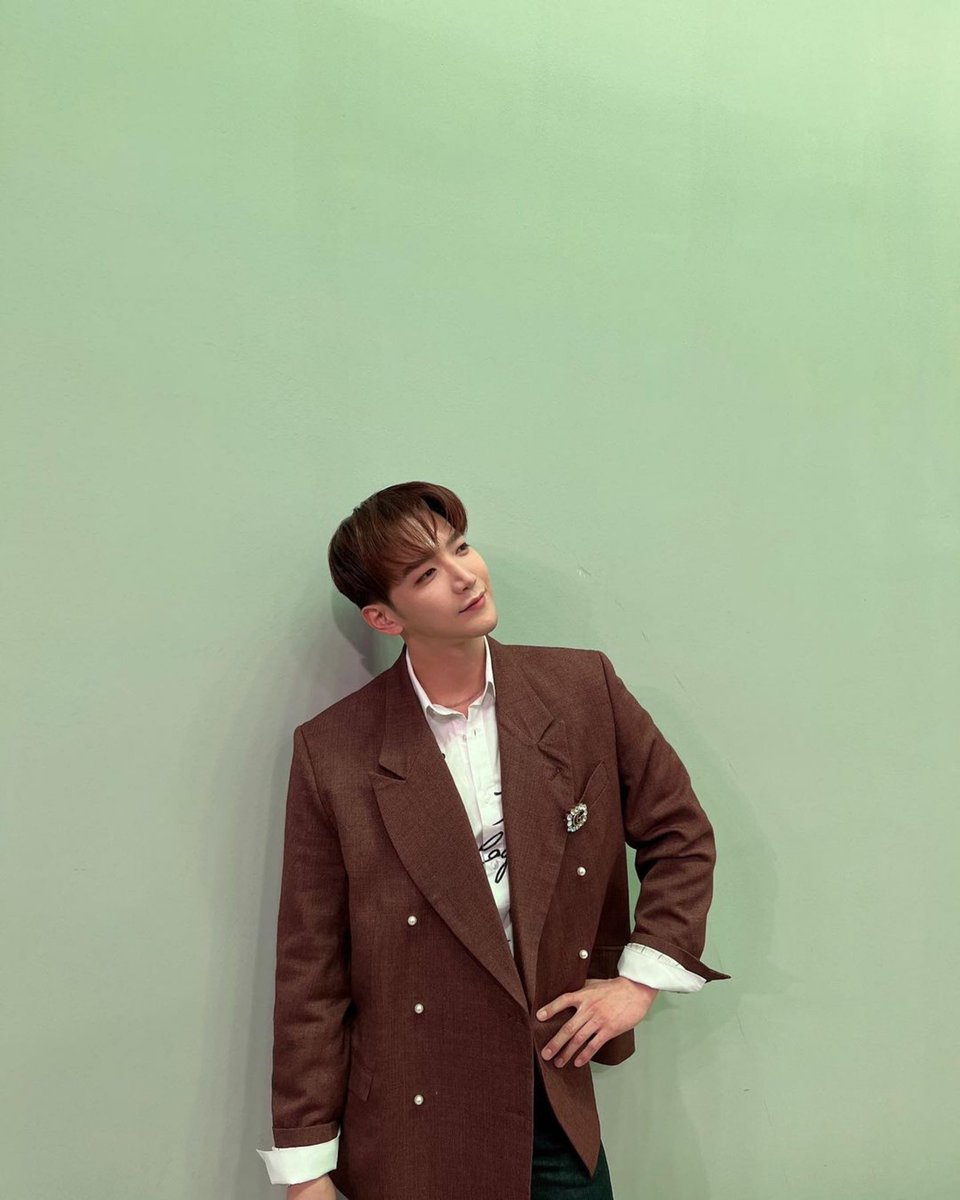 JunkayStreet's tweet photo. [real_2pmstagram] 220310

He appears in every episode, but we were surprised once by how cute he was and,,🤭💗

#TheChalkOnHisBack #SurprisedUsAgain😂
#AsLongAsDirector🐼 #IsHappy #WeAreOkay💗

https://t.co/B7gaDGMN3N
#Jun_K #2PM https://t.co/aoQAx8wAMr