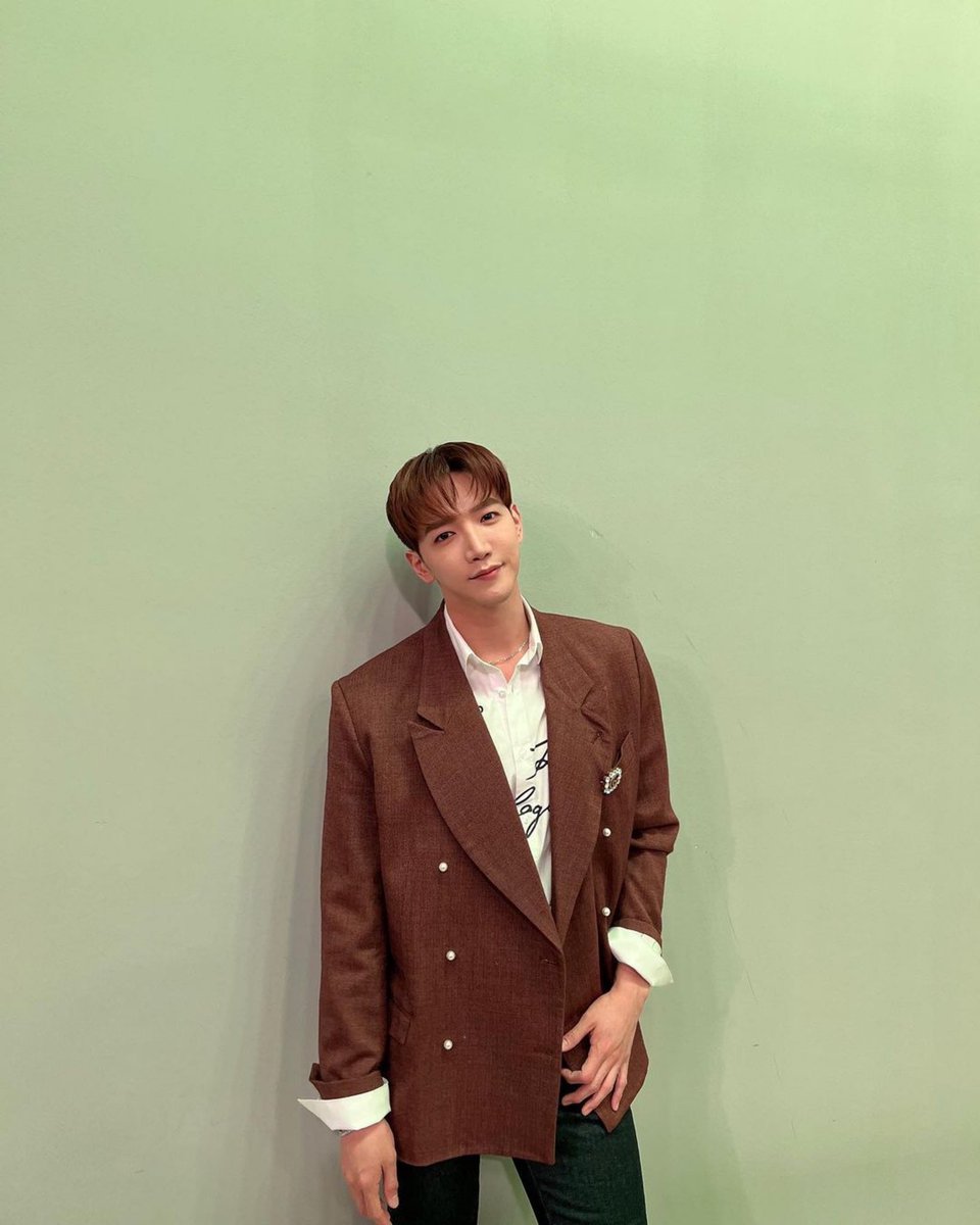 JunkayStreet's tweet photo. [real_2pmstagram] 220310

He appears in every episode, but we were surprised once by how cute he was and,,🤭💗

#TheChalkOnHisBack #SurprisedUsAgain😂
#AsLongAsDirector🐼 #IsHappy #WeAreOkay💗

https://t.co/B7gaDGMN3N
#Jun_K #2PM https://t.co/aoQAx8wAMr