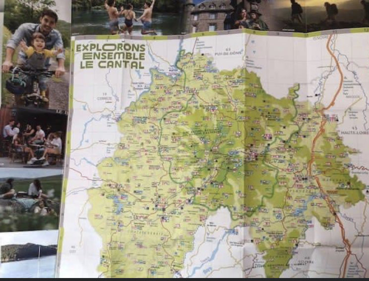 [Carte touristique]

Nouveau look pour notre carte touristique cantal !
A découvrir très rapidement dans vos Offices de Tourisme et points d'accueil touristiques du Cantal !

#attractivité #tourisme #cantal #auvergne #exploronsensemble