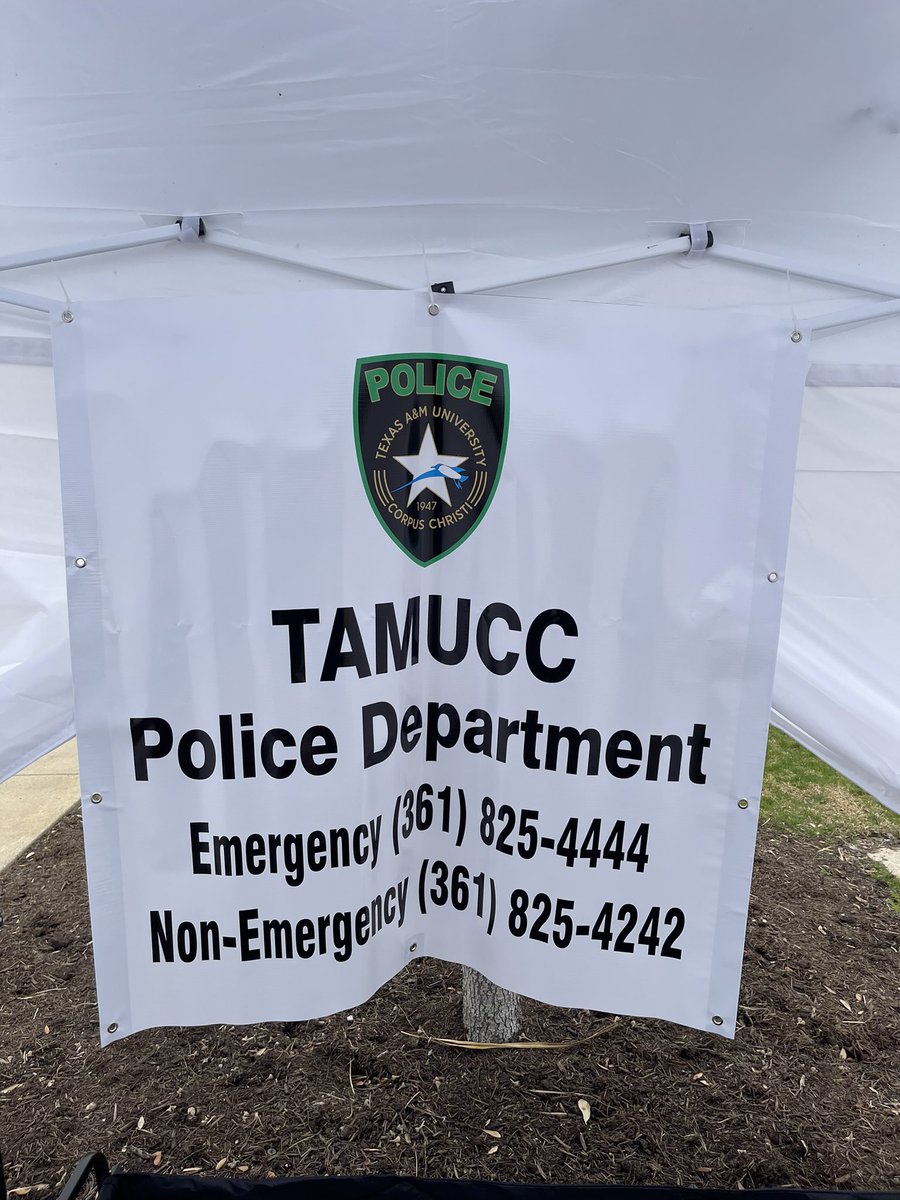 melsbar's tweet photo. Wild N Wacky Wednesday going on now at the East Lawn (next to UC).

Join us for Paletas con Policias! 

Flavors available:

Cookies N Cream
Chocolate
Horchata 
Strawberry
Coconut
Watermelon
Lime
Banana
Pecan
Chamoy

#tamuccupd #wildnwackywednesday
#paletasconpolicia https://t.co/sjz9ptdSZq
