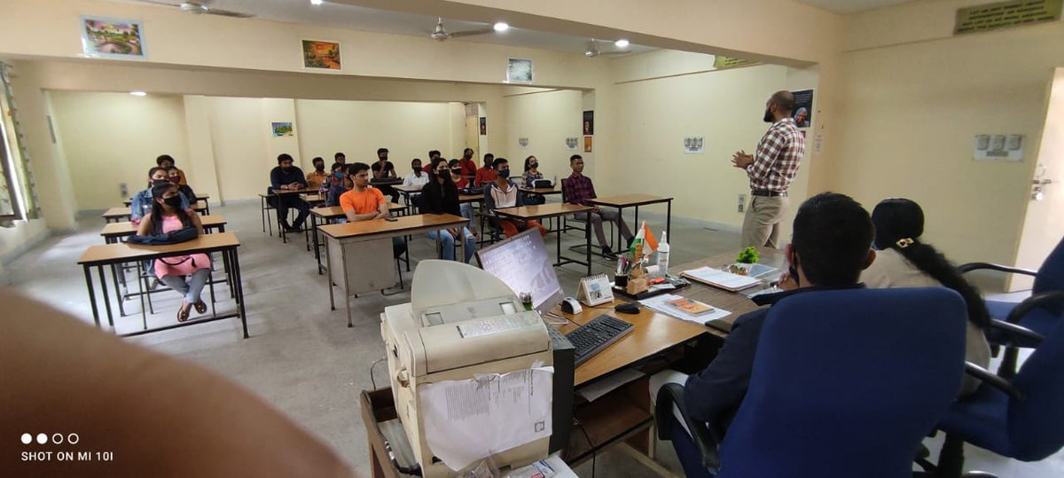 MYBEastDelhi's tweet photo. #AzadiKaAmritMahotsav
Guest lecture taken by DYO on Career guidance and Confidence building as part of Azadi Ka Amrut Mahotsav boost at National Career Service Centre for SCs/ STs,Ministry of Labour &amp; Employment, Govt of India at VRC Building, Karkardooma.
@Nyksindia @YASMinistry https://t.co/gOLSzwyrkx