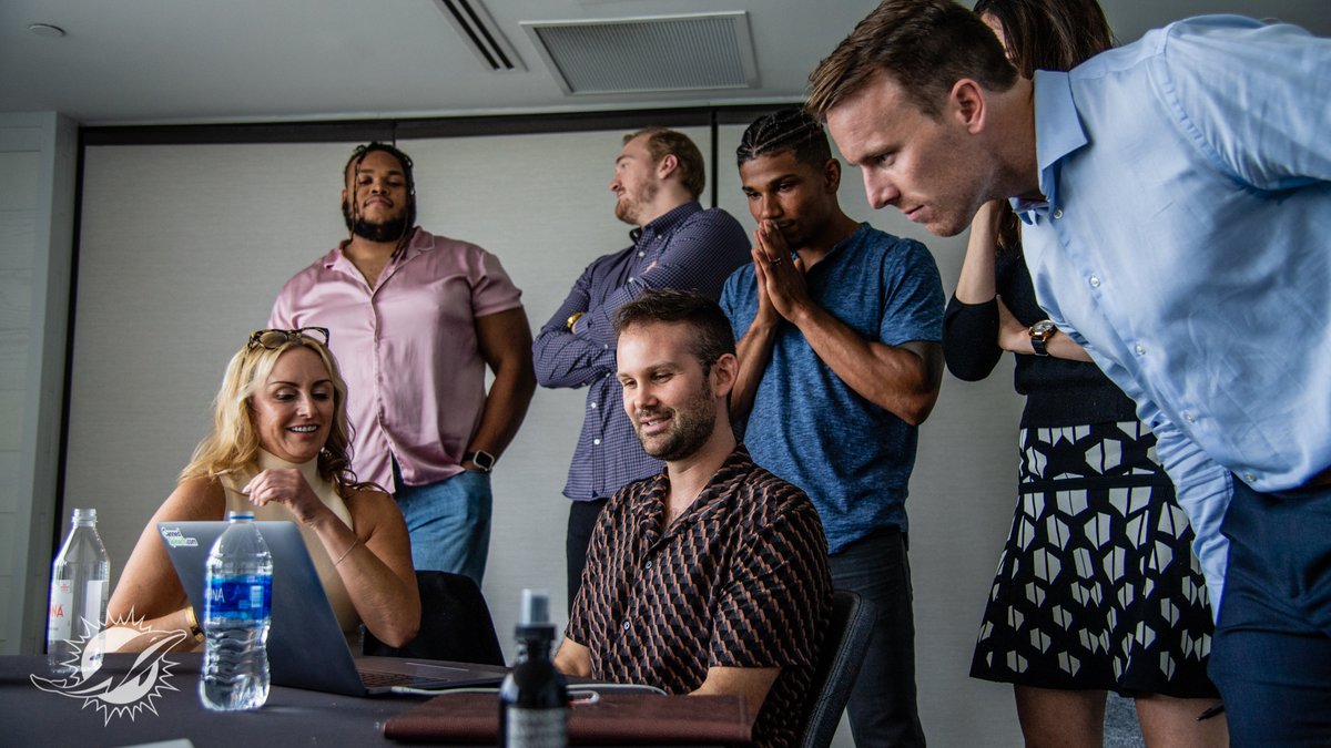 cnndspnch's tweet photo. Andrew &amp; Sophia had a blast at this year's @MiamiDolphins #BusinessCombine building New Business pitch decks with the players. You can read all about their time (and winning presentation!) on our blog at: https://t.co/tcz2Q3y3E3 https://t.co/TkcnJHSkPE