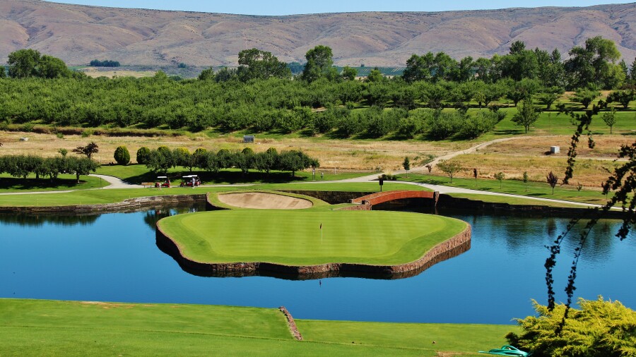 Ric98203's tweet photo. @GolfDigest no # 17 at Apple tree golf course Yakima Wa https://t.co/2Zo6n8q7Ob