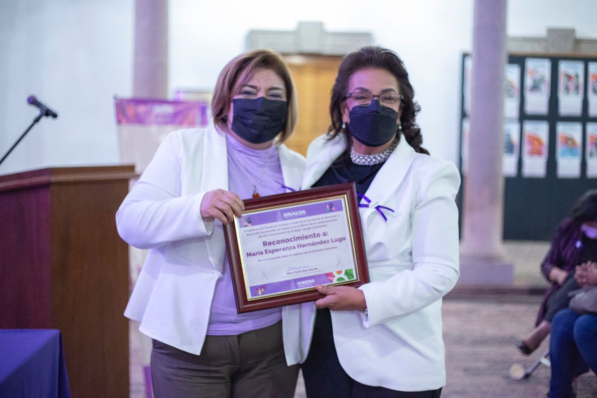 En conmemoración al Día Internacional de la Mujer, la Secretaria de #SEBIDES encabezó el encuentro “Mujeres por el Bienestar”, donde llevó a cabo la entrega de reconocimientos a mujeres que han destacado por su lucha social en diversos ámbitos del Estado. 

¡Felicidades a todas!