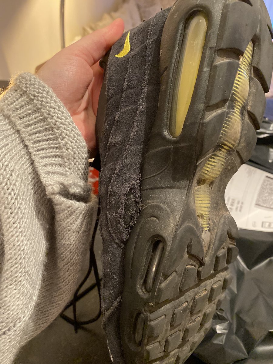 AdamHaycock's tweet photo. @JDhelpteam how has this happened, just received my shoes today and this is the state they arrive in my girlfriend just sent me these pictures. Covered in mud, scuffed, ripped and f#@king stink! I want answers now and some compensation! https://t.co/L8H2k5BtCh