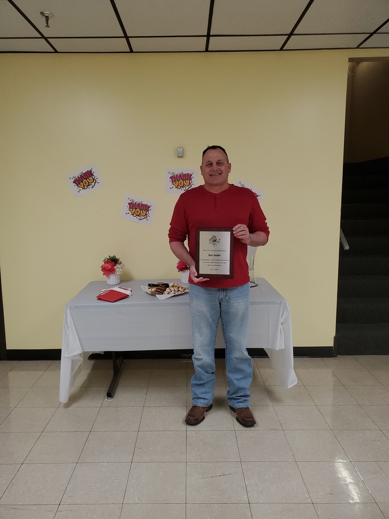 PurcellDragons's tweet photo. Dru Smith has served on the Purcell Board of Education since 2017. Mr. Smith has been an advocate for the district in all aspects. Dru has a servant heart and does so many things to help, promote, and serve Purcell PS. Thank you for all do! https://t.co/MB7PwUw9aF