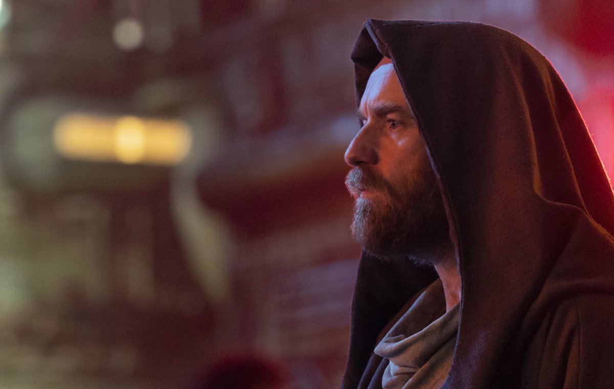 Breaking: the first #ObiWanKenobi images are here! Featuring: Ewan McGregor's beard, a new villain, and a new planet. trib.al/H7gO3og