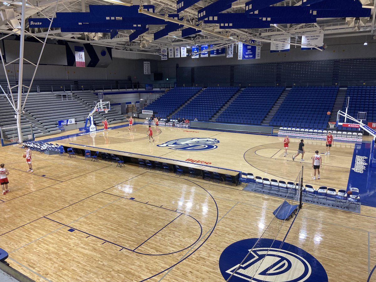 AssumptionHoops's tweet photo. Excited to have another practice with these guys. Another opportunity to get better!! Go Knights!! https://t.co/RAt0hOvcpN