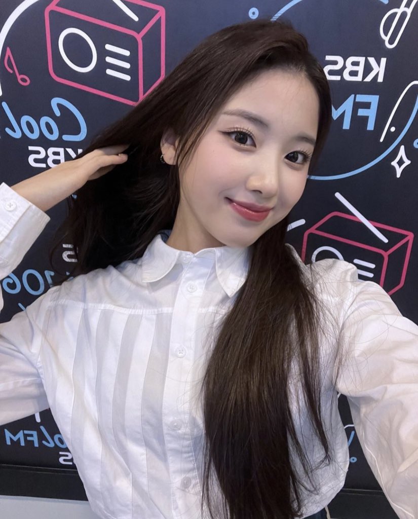 jiwoopics_'s tweet photo. kiss the radio update ✌️ https://t.co/v1AQjUypQQ