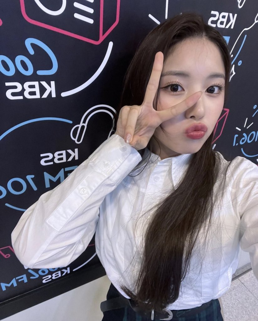 jiwoopics_'s tweet photo. kiss the radio update ✌️ https://t.co/v1AQjUypQQ