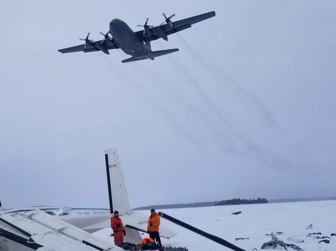 JRCCTrentCCCOS's tweet photo. Thanks to the functioning #406beacon onboard, the @RCAF_ARC was able to successfully rescue both people on a crashed aircraft yesterday. A #SAR CC130H Hercules and SAR Techs were on scene at the crash site north of Sioux Lookout, ON in less than an hour. @CFOperations #RESCUE https://t.co/KLqUUaUbsl
