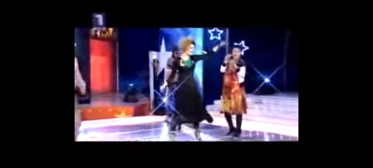 majnejmiz_T's tweet photo. Kakav glow up u svakom smislu 😍 Zemlja gruva Beovizija 2008. i 2009. Konstrakta i Zoe Kida 2022. ❤️ #PZE22 #Eurovision #Beovizija https://t.co/f07MhrX9HP