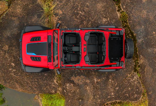 ThunderChrysler's tweet photo. No matter how you look at it, the #Jeep Wrangler 4xe always looks good! https://t.co/DhSjsCGG0R