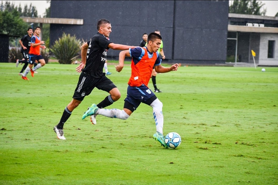 CATinferiores's tweet photo. Otro gran día de entrenamiento en el predio de @afa frente al combinado sub 20 Argentino. Vamos los pibes!! 💙⚽️💪🏻 https://t.co/0BR1gnpRfB