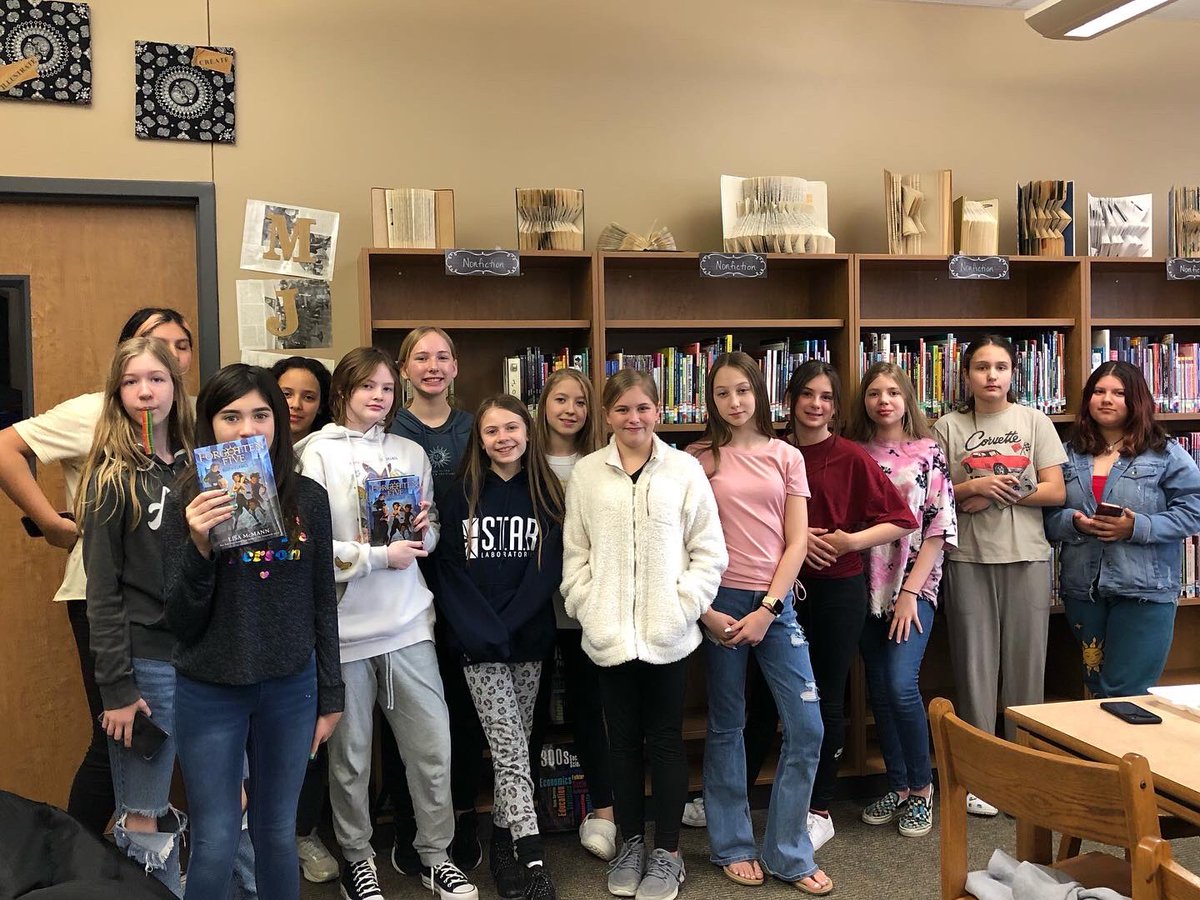 mjhsbears's tweet photo. The students can’t wait to read this book! Thank you for the signed copies, @lisa_mcmann ! We appreciate it! #mjhsreads #mapofflames https://t.co/Ws5K0fgaqL