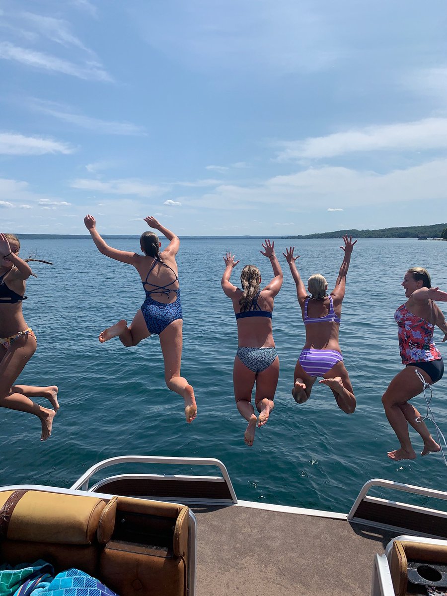 tongerupnorth's tweet photo. What do I love about the lake life? β¦spending time with these crazy peopleβ¦.thatβs what. #overtons https://t.co/0NVI1E1fkt