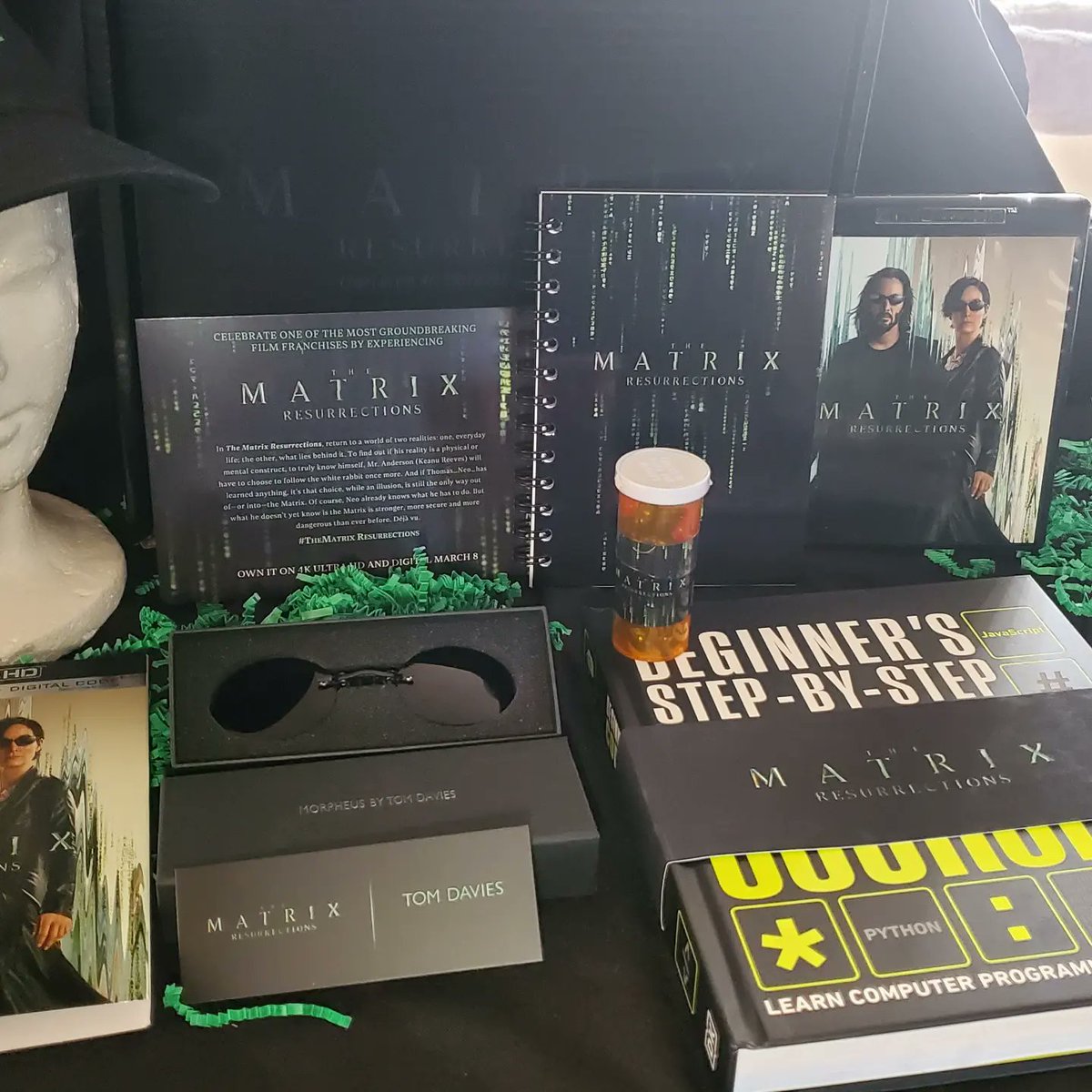 NukeTheFridge's tweet photo. The Matrix Resurrections will be available on 4K Ultra HD and Digital on March 8. We are ready! 

#TheMatrixResurrections @WarnerBrosEntertainment @TheMatrixMovie
#TheMatrix https://t.co/m3hNazkXKl