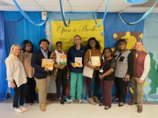 HowardELEM's tweet photo. ๐ฅ Zora Neal Hurston Hat Day!
Baby Wildcats celebrating Read Across America Day 2022! ๐๐๐โ๐๐๐๐โ
๐ฃ Creating and Celebrating a Nation of Diverse Readersโค #hungryforknowledge๐ฏ #wildforsuccess๐ฏ https://t.co/hb5qdZg5su