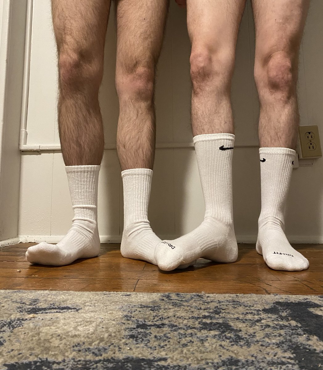 sockgooner12's tweet photo. #whitesocks #sockjob #gaysocks #socks #nikewhitesocks #sockfetish #whitesockfetish #malesockfetish #nikesocks #mensox #mensocks #tubesock #whitesox #sockworship #socks https://t.co/EFpI178dZc