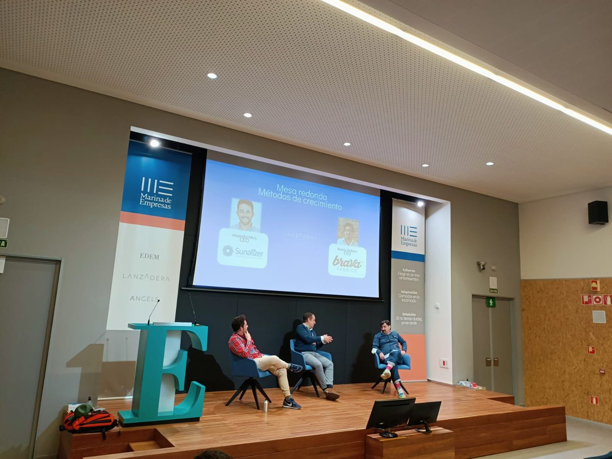 DaroOlivaresCon's tweet photo. Un verdadero placer moderar, y de paso aprender, con la charla de Ramón Barbero de @Bravafabrics y Alejandro Micó de @SunalizerE sobre Métodos de Crecimiento. Esperando repetir pronto porque vaya par de cracks! https://t.co/poonhqyKOt