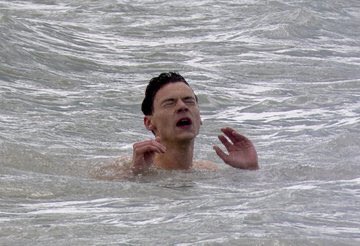 MypolicemanU's tweet photo. More feedback from the screening: there isn’t much swimming except in a pool with Marion and Tom. So Harry having to swim in the freezing sea in May wasn’t used! https://t.co/macQnylcF7