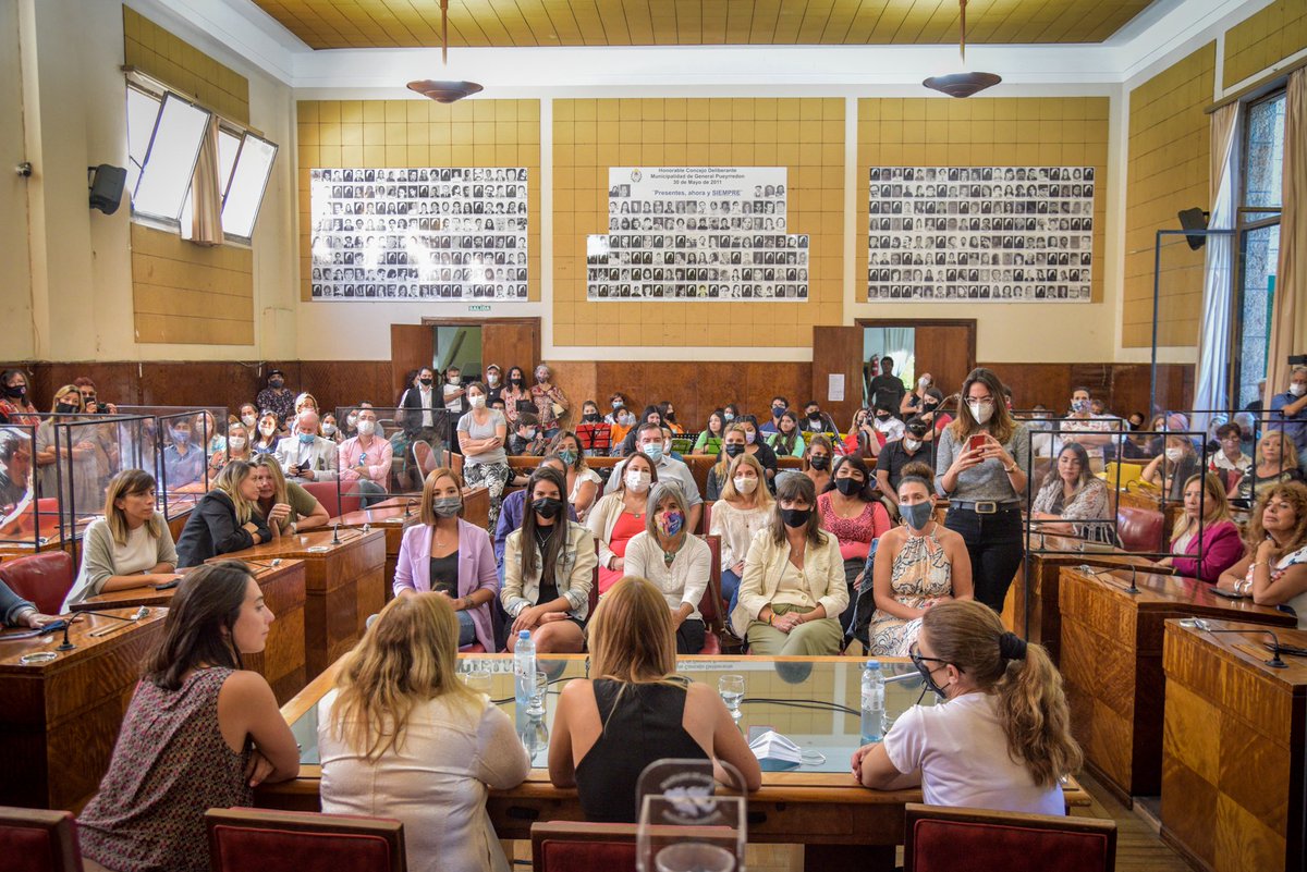 generomgp's tweet photo. Más tarde, bajo el lema "Mujeres por el Desarrollo Sostenible", junto con el Honorable Concejo Deliberante, entregamos las disticiones a la Trayectoria Femenina 2022. Nos acompañaron con su música la Orquesta Infanto Juvenil y la artista Lali Jaluf. https://t.co/pau6yocf6h