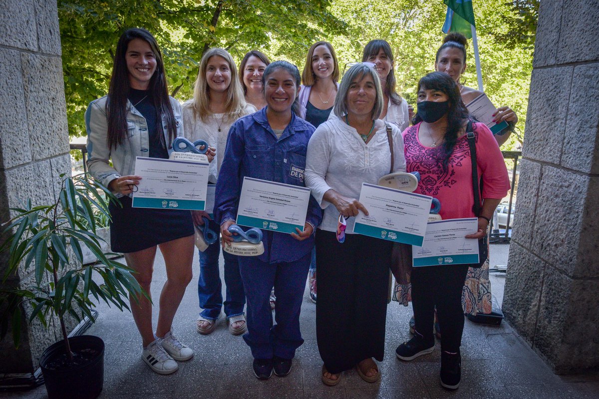 generomgp's tweet photo. Más tarde, bajo el lema "Mujeres por el Desarrollo Sostenible", junto con el Honorable Concejo Deliberante, entregamos las disticiones a la Trayectoria Femenina 2022. Nos acompañaron con su música la Orquesta Infanto Juvenil y la artista Lali Jaluf. https://t.co/pau6yocf6h