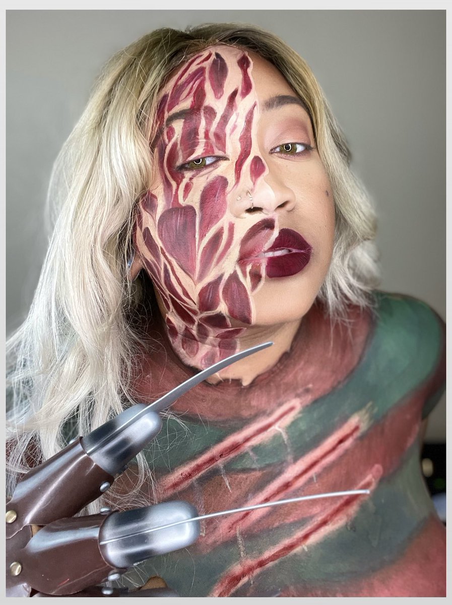 SlayReport's tweet image. 1, 2 Ellie’s Coming for you 🔪 
Full list on IG: thegirlwiththeprincetattoo 
@tatcha Liquid Silk
@onesize BBB Cream
@fentybeauty
@MakeupByMario Master Mattes 
@ABHcosmetics 
@maccosmetics
@mehronmakeup Paradise Paints
@MeltCosmetics
#chicagomuas 
#chicagomua
#blackmua 
#sfxmua