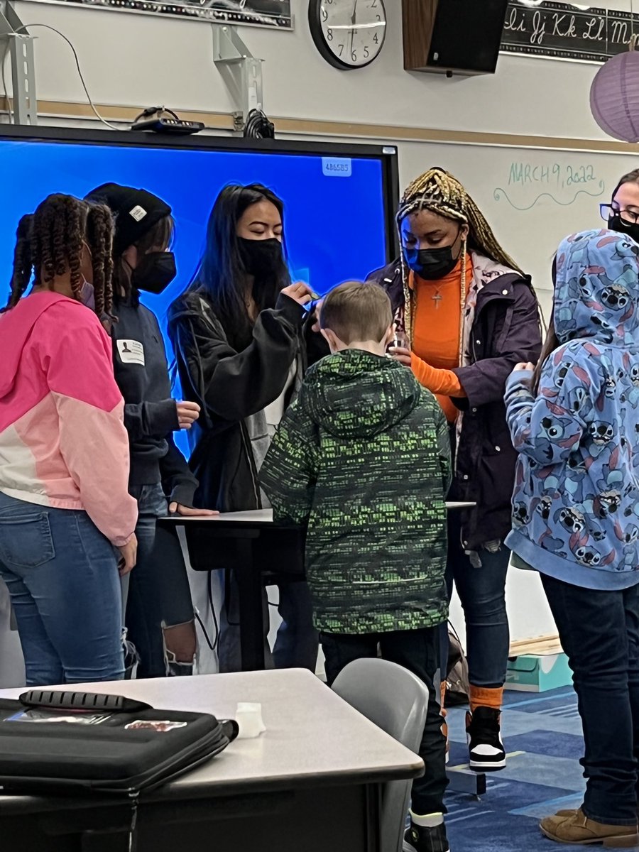 nprj2010's tweet photo. .@LuxfordES So happy to host @BHSMarlins @LandstownEagles @KellamHigh @SalemHSVB ⁦@FrankWCoxHS⁩ @OceanLakesHS Environmental Studies students for the “YESS”program! Our 5th graders are loving this experience! @VBTitleI @vbschools https://t.co/yYERE1QZk3