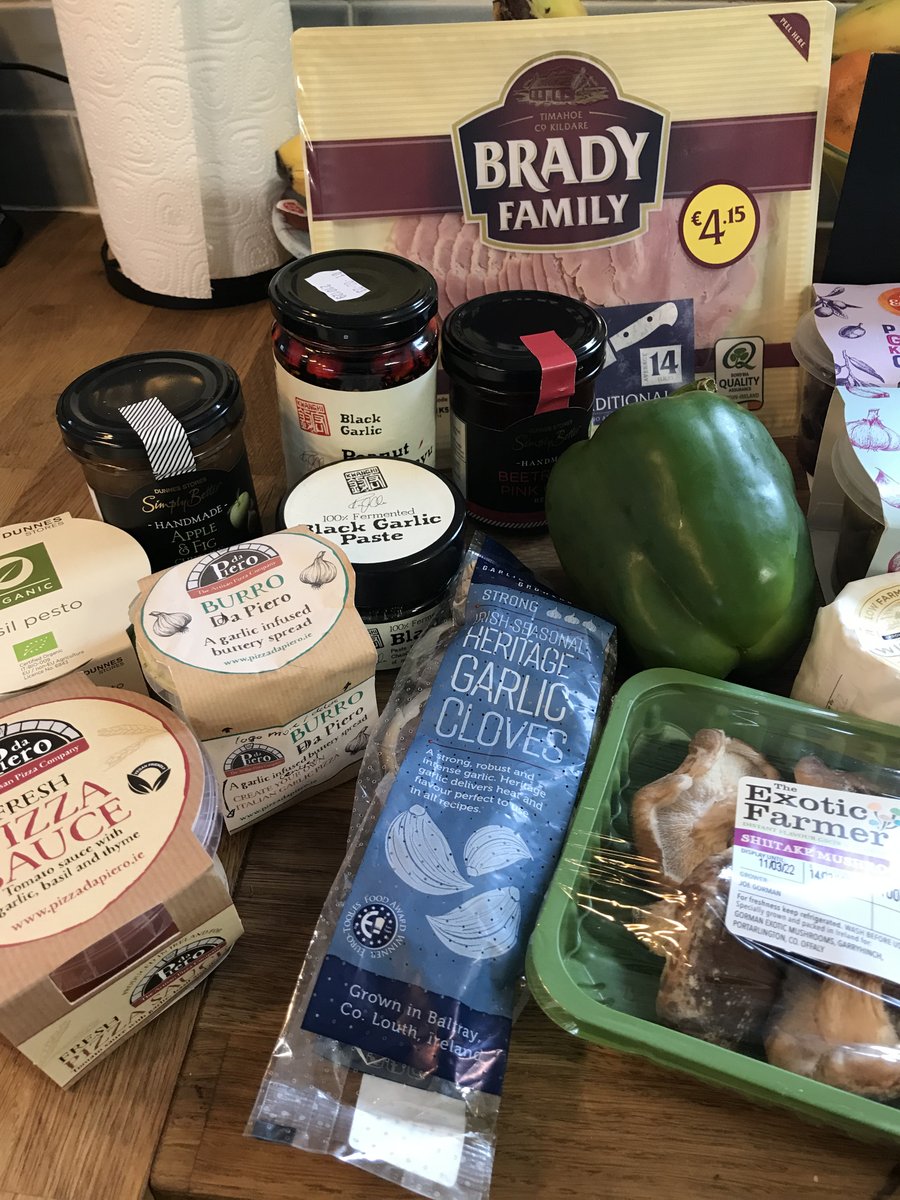 Getting ready to cook up some amazing #StPatricksDay pizzas, using the finest Irish ingredients @chanchansauce @DrummondHGarlic @GarryhinchMush @bradyfamilyham @SimplyBetterDS #pizzadapiero