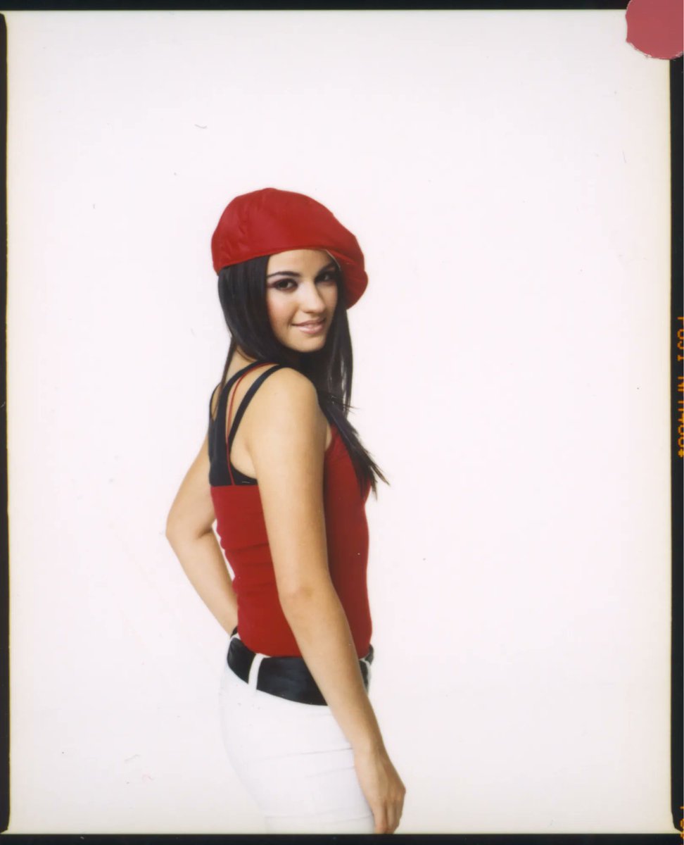 RBD_oficial's tweet photo. ¡Feliz cumpleaños @maiteperroni!
🥳🤩❤️
¿Cuál es tu momento favorito de Maite en RBD? 🎁 https://t.co/e0fxmodngI
