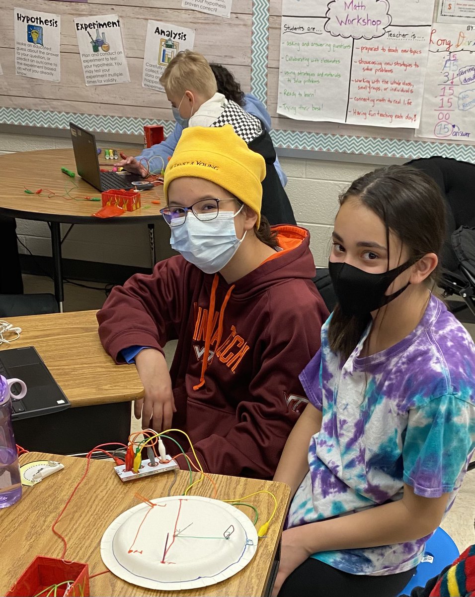 MrsMelton5th's tweet photo. Identifying and describing the parts of a circle is even more exciting with @MakeyMakey! #spottedatlow https://t.co/ygoSuEO8Zi