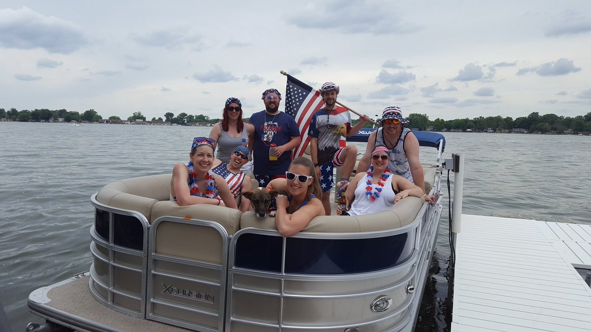 coltsmvp1888's tweet photo. I guess you could say we lake to party. #overtons https://t.co/jQW50eP5Zm