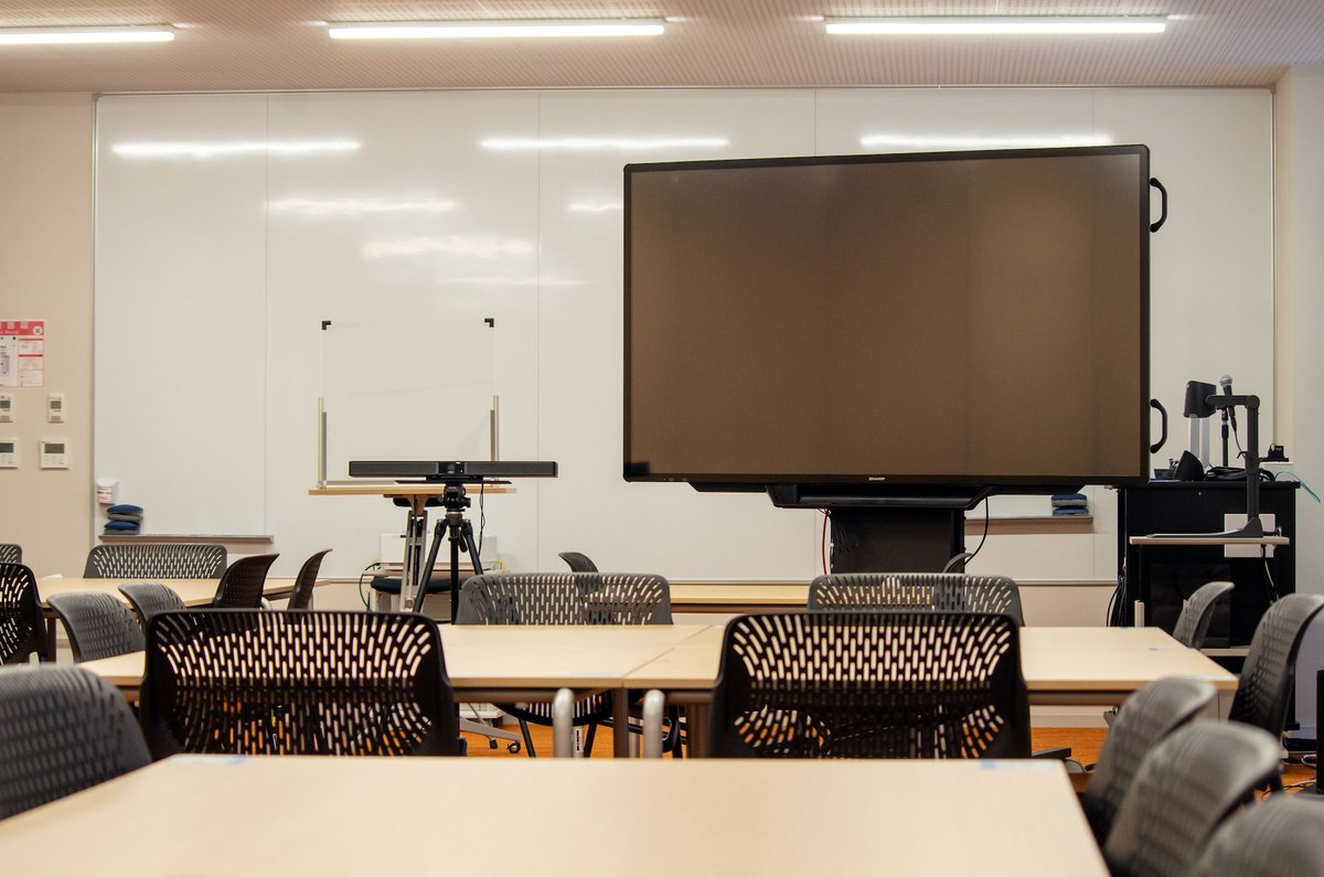 audiomusicadigi's tweet photo. La Universidad Ritsumeikan facilita el aprendizaje híbrido y la colaboración con el uso de la Bose Videobar VB1 @BosePro @RitsumeikanU #audiomusicadigital #audio #musica #sonido #bosepro #videobarvb1 #universidad #ritsumeikan #japon https://t.co/4i7utypxFn https://t.co/fnVH6pJQPE