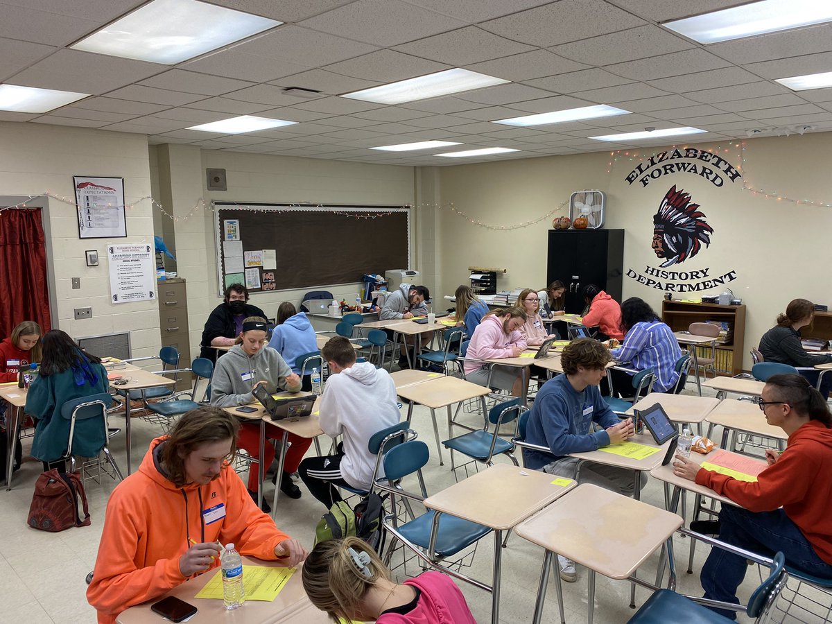 MrGerba's tweet photo. Match Game meet and greet with the Framers of our Constitution…@EFEAteaches @EFWarriors #AmericanGov https://t.co/BJojoklT8m
