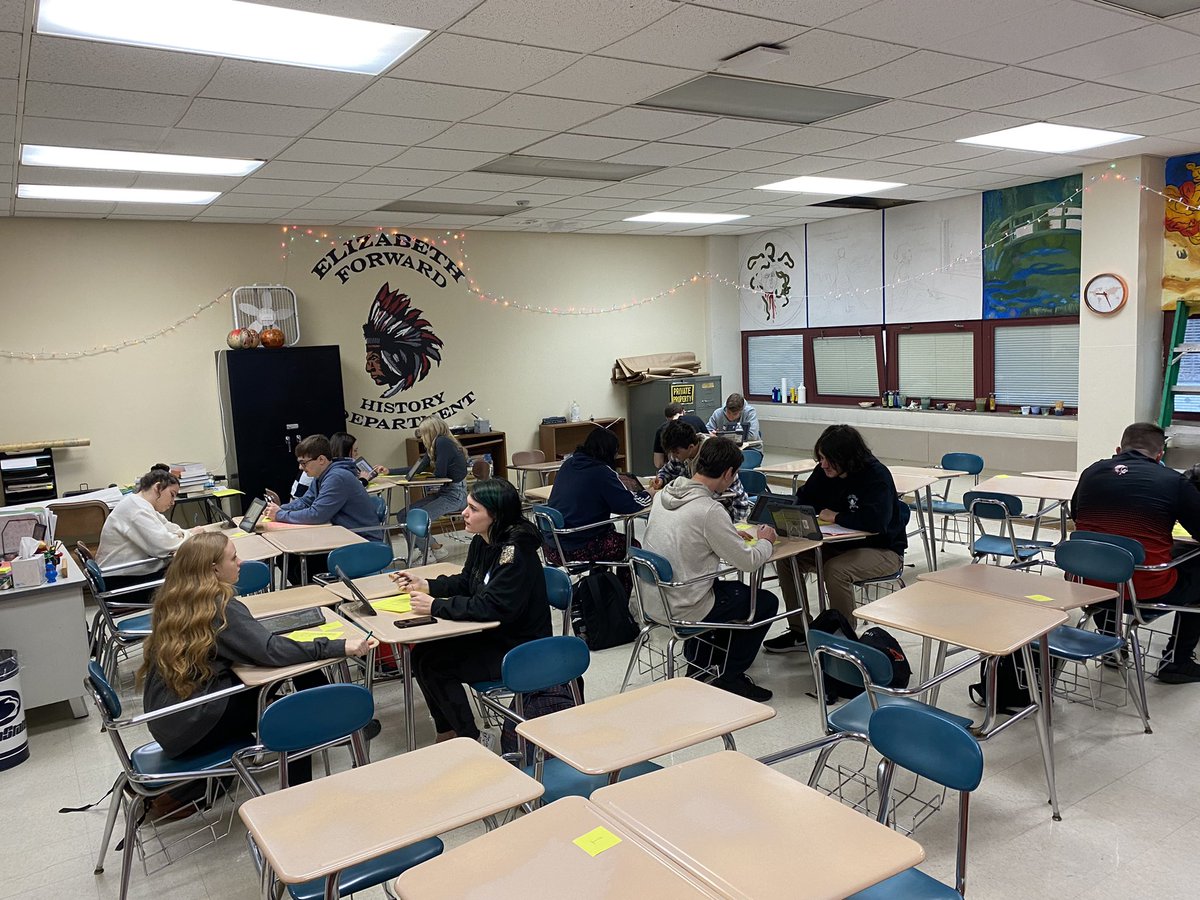MrGerba's tweet photo. Match Game meet and greet with the Framers of our Constitution…@EFEAteaches @EFWarriors #AmericanGov https://t.co/BJojoklT8m