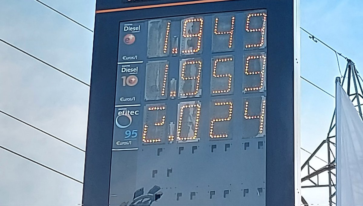 Croquettone's tweet photo. ¿Jugamos a un juego? A ver quién encuentra el precio de gasolina más alto. Empiezo yo: https://t.co/LK8QNV3tnv
