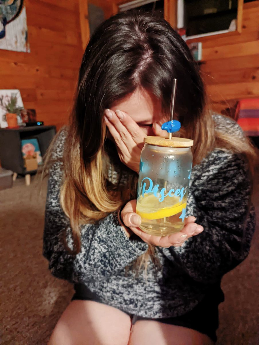 frandomize's tweet image. Oh, hey.. been awhile! Still here, still love you all, still smiling. Welcomed 32 yesterday! Feeling good good good. Hugs to you all!