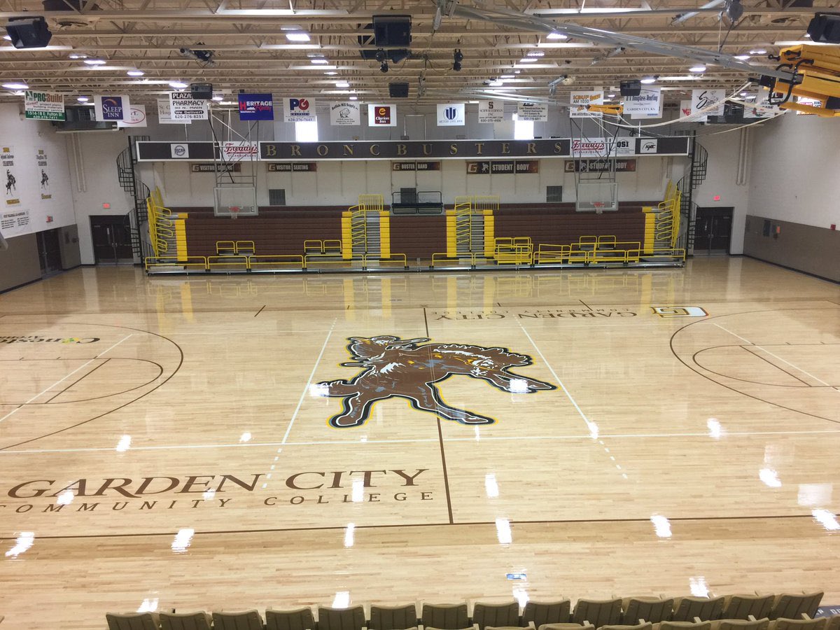 CAutry21's tweet photo. Blessed to receive an offer from Garden City Community College! @GCCCBroncbuster @billmorosco @GCCC_MBB https://t.co/FlSSka508r