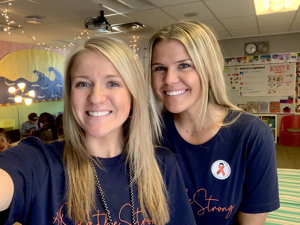 abby_thomps's tweet photo. Always proud to be apart of Olathe. Just a little extra this week. 💙🧡#OneOlatheFamily https://t.co/ZaMiJU0px1
