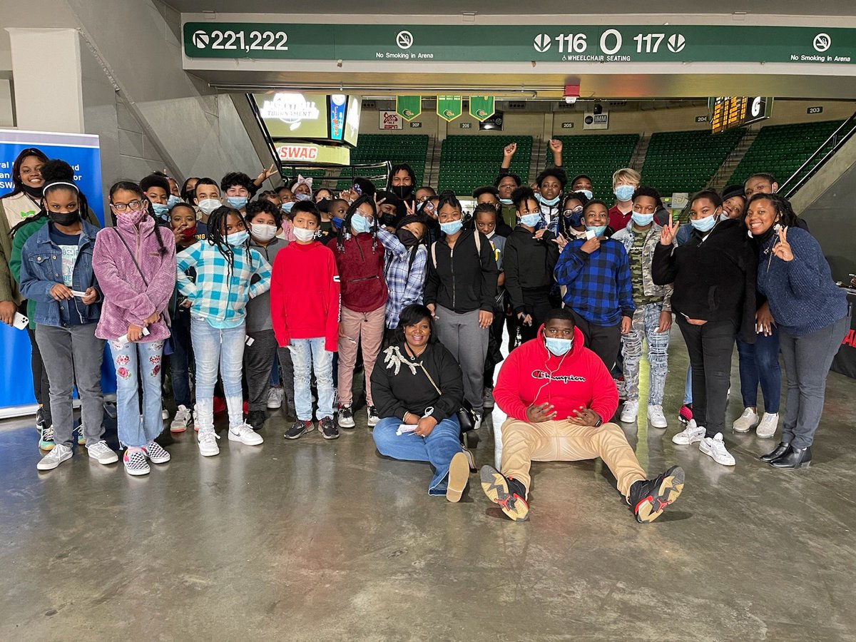 MitchellOssie's tweet photo. Ossie Ware Mitchell is supporting @hbcu @Grambling1901 @aamuedu at the SWAC Basketball Tournament 🏀.  Kudos to our 6th grade scholars who earned this PBIS incentive! Keep up the good work! Thank you @theswac for providing tickets!!! @BCS_districtAth @BhamCitySchools https://t.co/XmQQwJVgDW