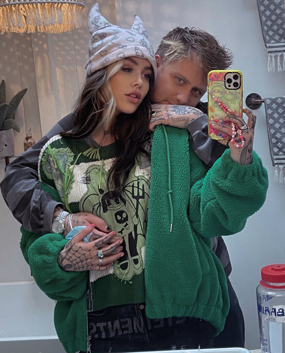 craymusic's tweet photo. Me and a boomer https://t.co/cx5PENuEwc