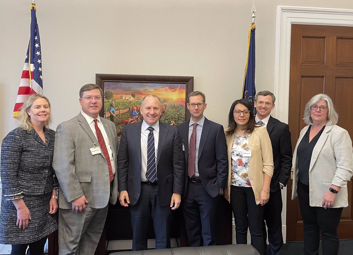 Hinklefest's tweet photo. Thank you @RepSmucker for meeting with PA Apples Leaders @usapples to discuss critical #agriculture issues. #Trade #aglabor #USAppleflyin22 https://t.co/pGAWeTEBrf