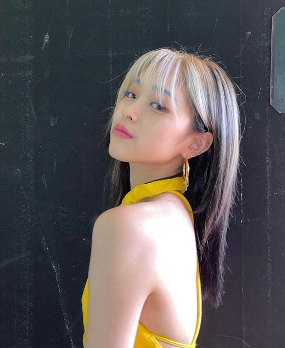 OK BUT I WANT TO LOOK LIKE HER😭😭 #ryujin #ryujinitzy #itzy https://t.co/yrXDNWlgch<a href="/tag/ryujin"class="tags">#ryujin</a><a href="/tag/ryujinitzy"class="tags">#ryujinitzy</a><a href="/tag/itzy"class="tags"><span>#itzy</span></a>