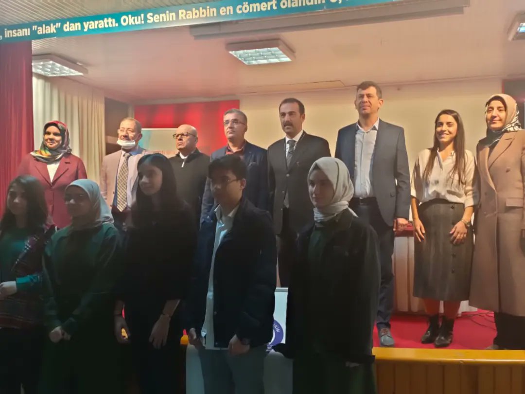 ibrahimcalik46's tweet photo. "Anadolu Mektebi 2. Panel Programımızdan" kareler📸
Hikayemizin yarım asırlık yerli sesi Mustafa Kutlu'dan "Tren Fısıltıları" adlı panel metnimizle güzel bir oturum oldu. Emeği geçen öğretmenlerimize ve öğrencilerimize teşekkür ederiz. 📃✒ https://t.co/LVatJCaU02