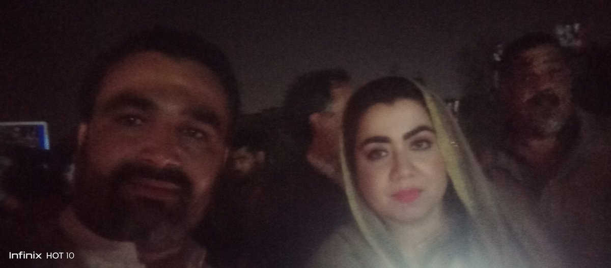 SikanderBikak3's tweet image. Selfie at D Chock thanks 🙏🙏
@SamarHBilour
#AwamiMarch