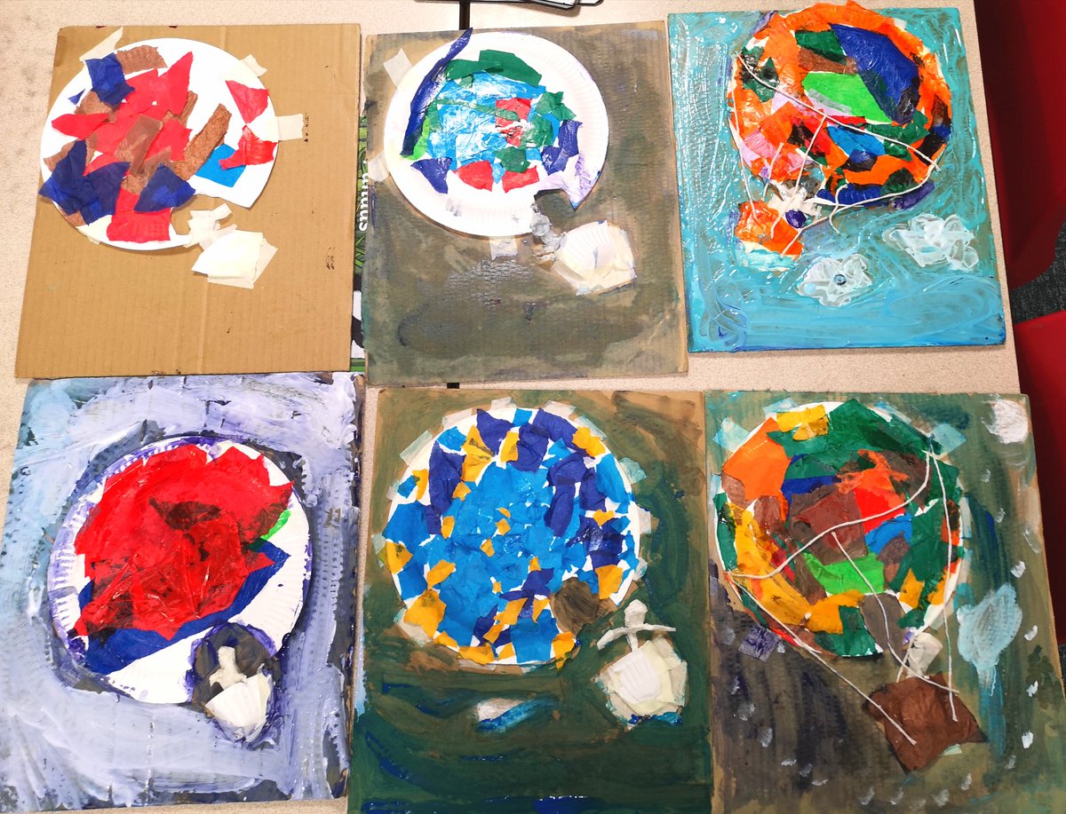 AimeeAll1's tweet photo. How amazing are these?! Our WIP Hot Air Balloons in Y3/4 #ArtsandCraft club @ParklandsLeeds @chrisdysonHT using ideas from the inspirational @DarrellWakelam #CardboardKing
#CardboardArt #craftsforchildren
So much fun! Look at the smiles! https://t.co/EiGlPQ0GbD